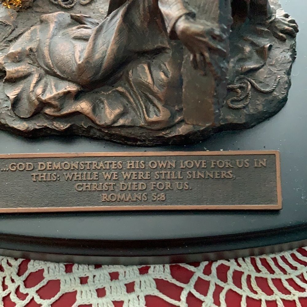 RARE Jesus and the Cross “Moments of Faith” Sculpture. NWT - Picture 2 of 8